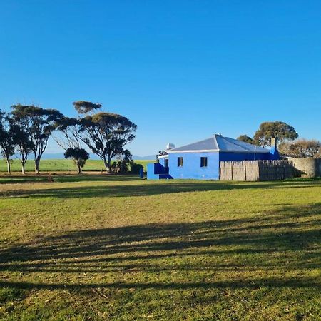 Die Blouhuis Farmhouse Retreat With A Hot Tub Cloeteskraal Exterior foto